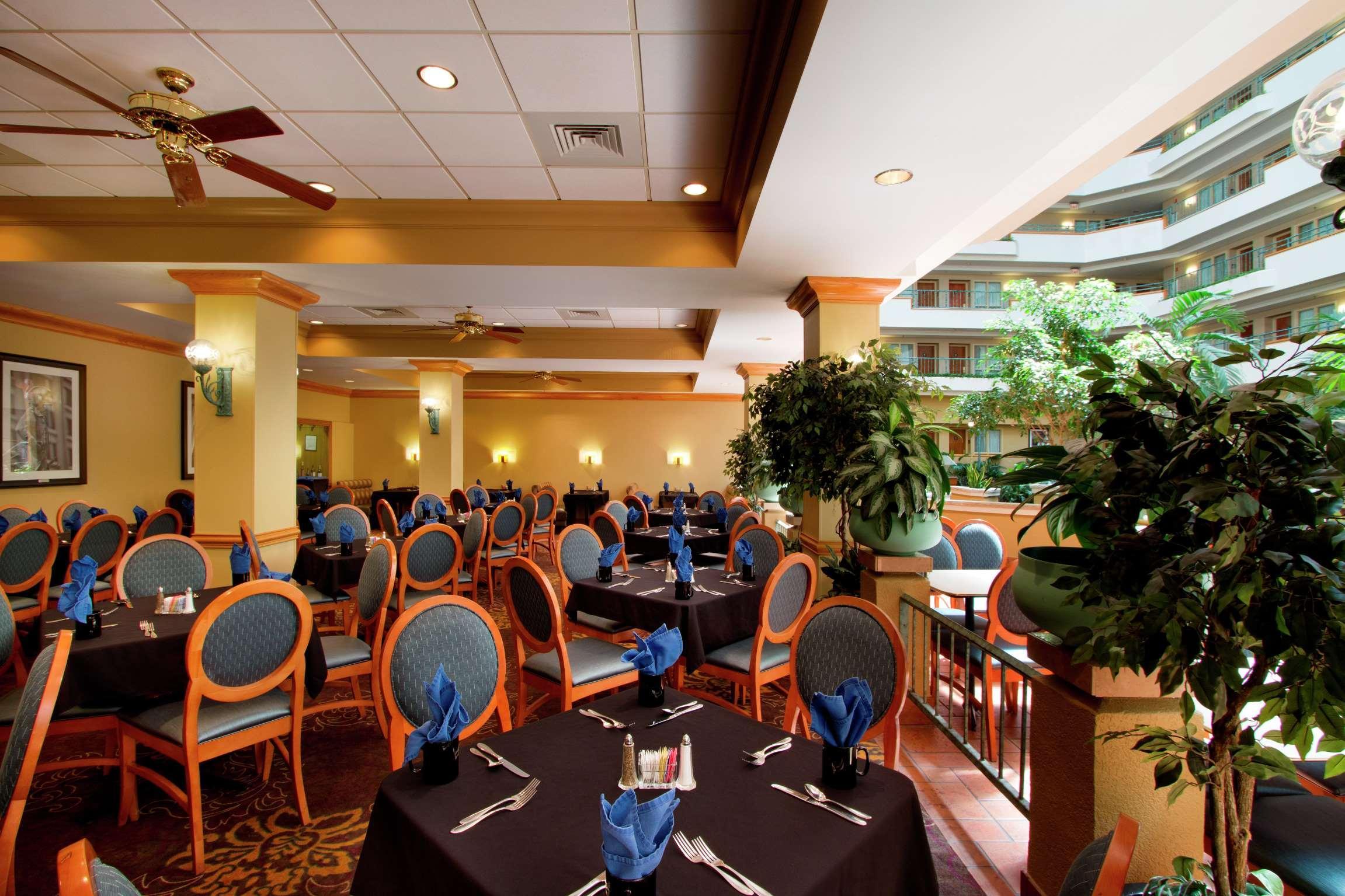 Embassy Suites By Hilton Greensboro Airport Eksteriør billede