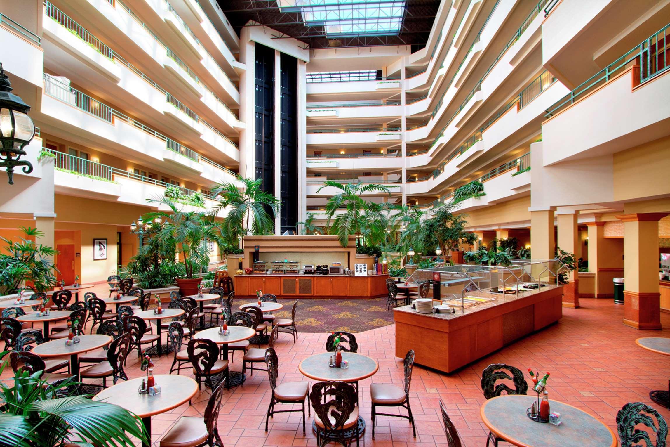 Embassy Suites By Hilton Greensboro Airport Eksteriør billede
