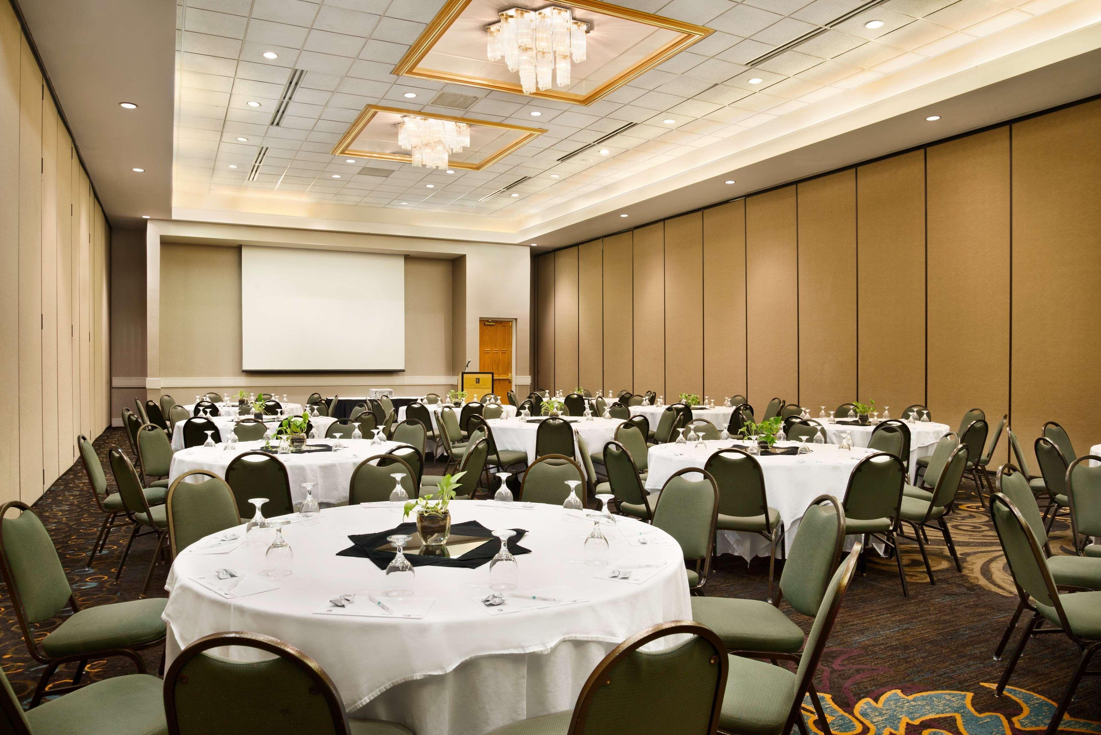Embassy Suites By Hilton Greensboro Airport Eksteriør billede