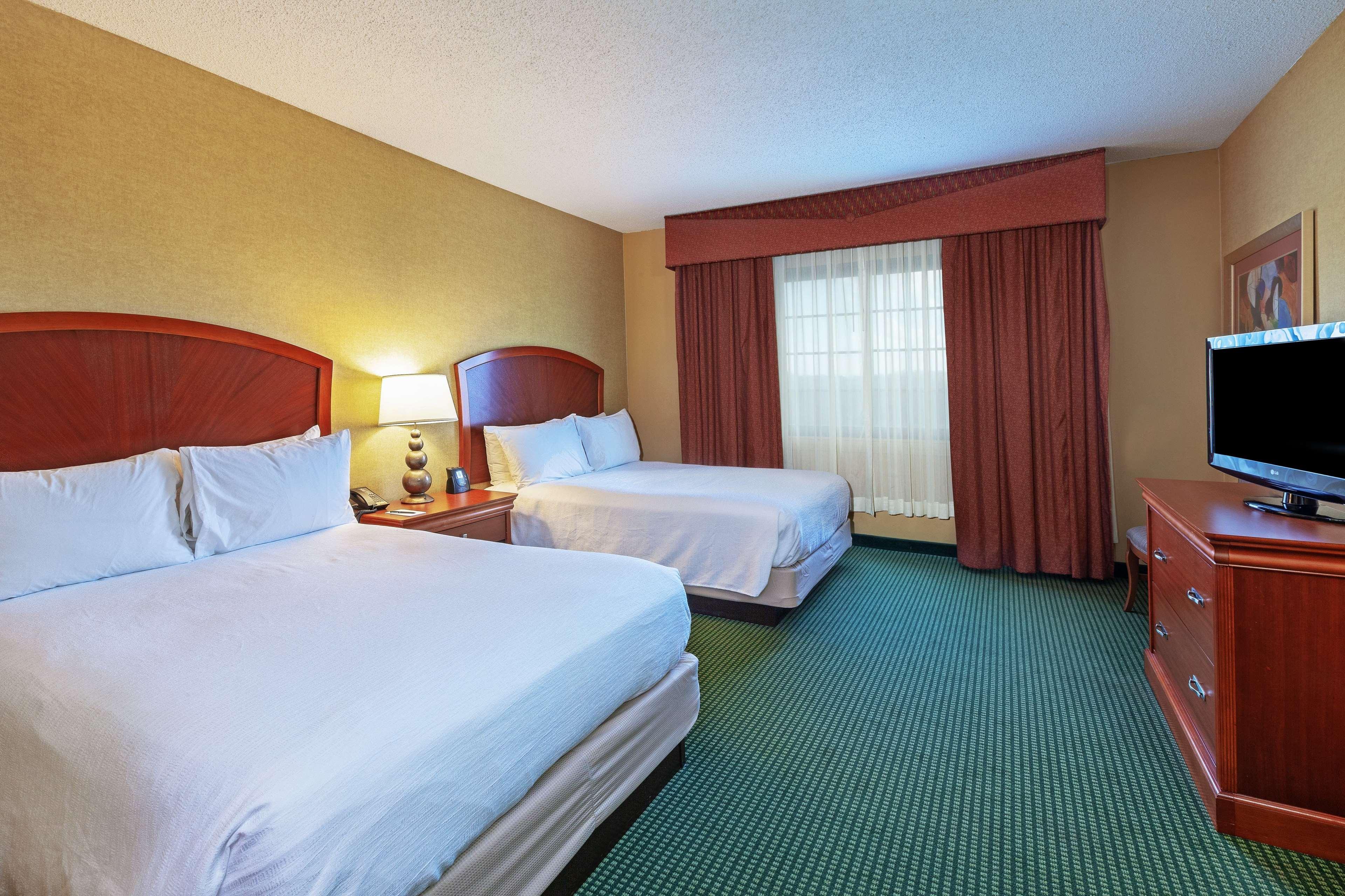 Embassy Suites By Hilton Greensboro Airport Eksteriør billede