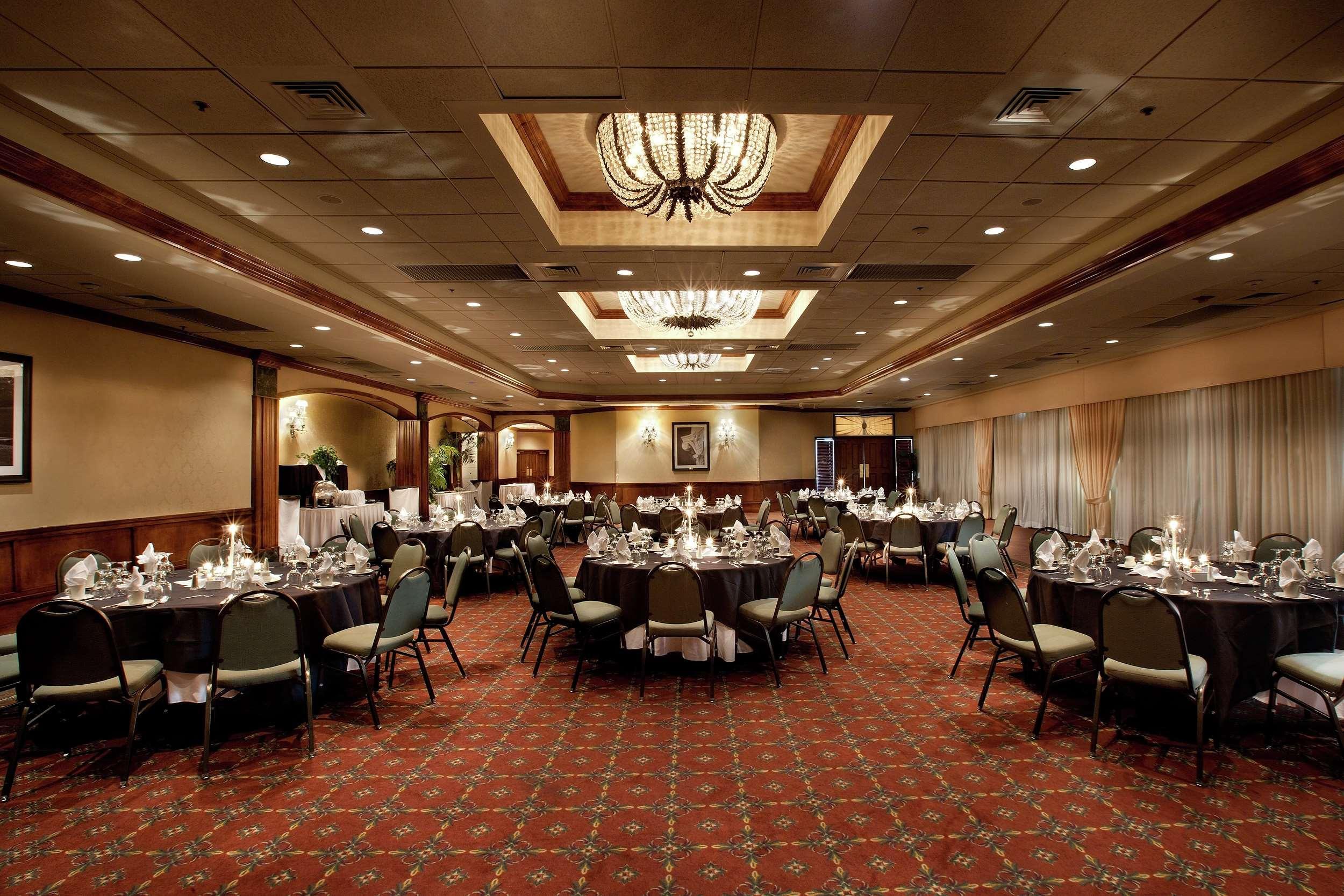 Embassy Suites By Hilton Greensboro Airport Eksteriør billede