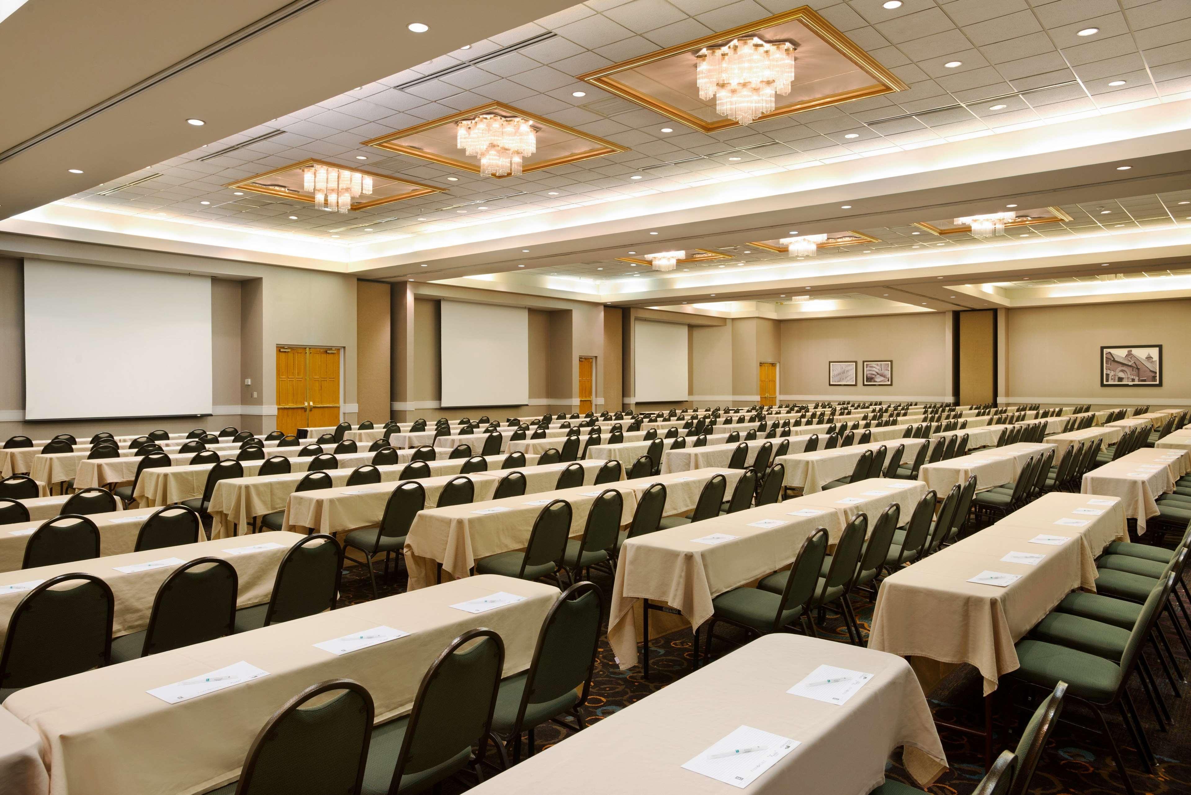 Embassy Suites By Hilton Greensboro Airport Eksteriør billede