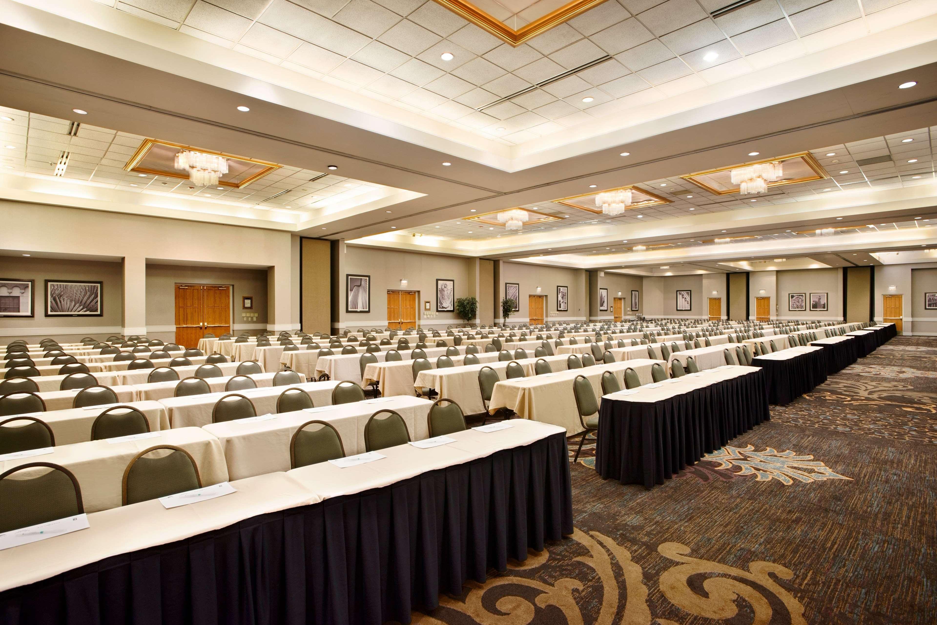 Embassy Suites By Hilton Greensboro Airport Eksteriør billede
