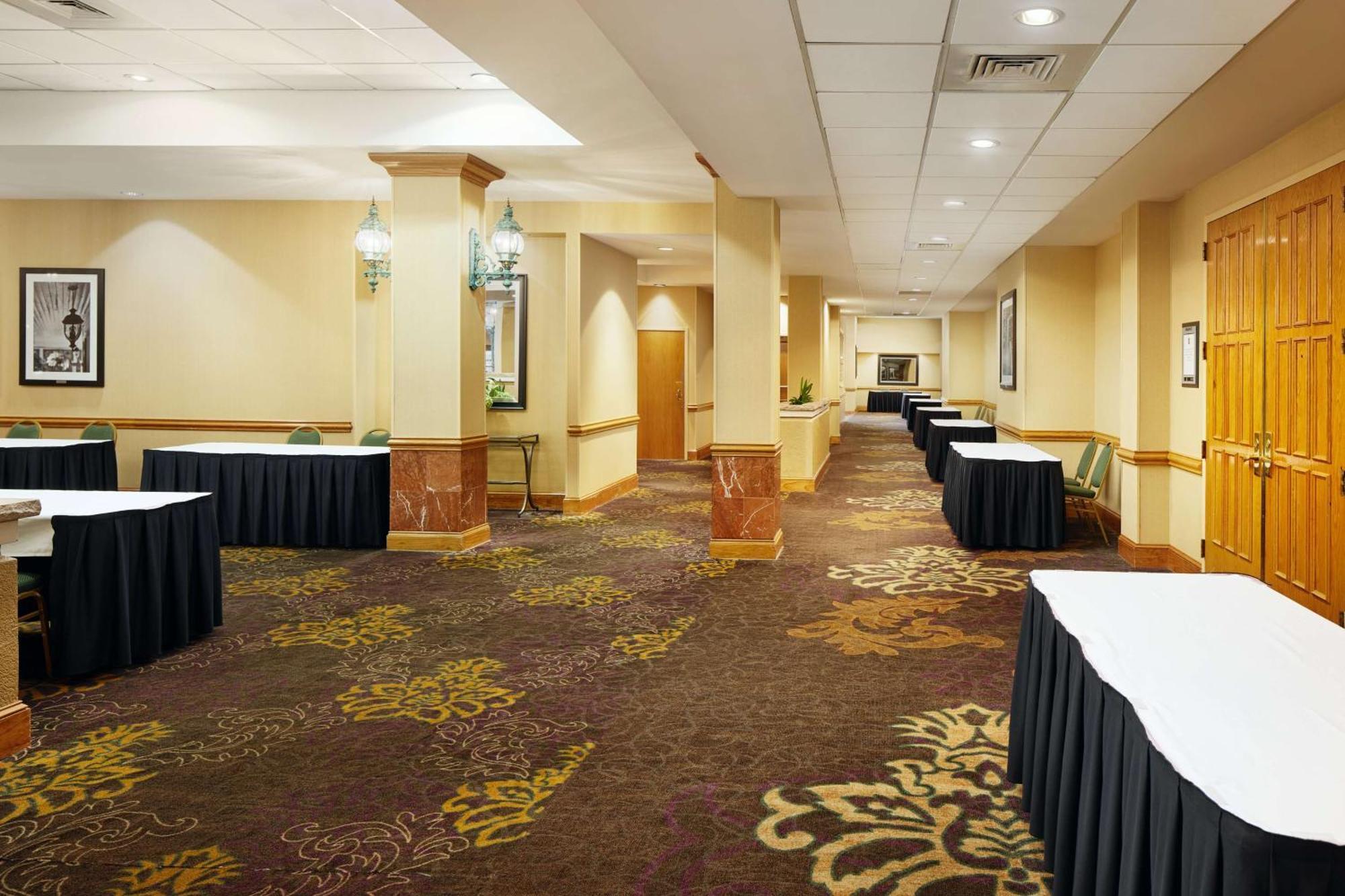 Embassy Suites By Hilton Greensboro Airport Eksteriør billede