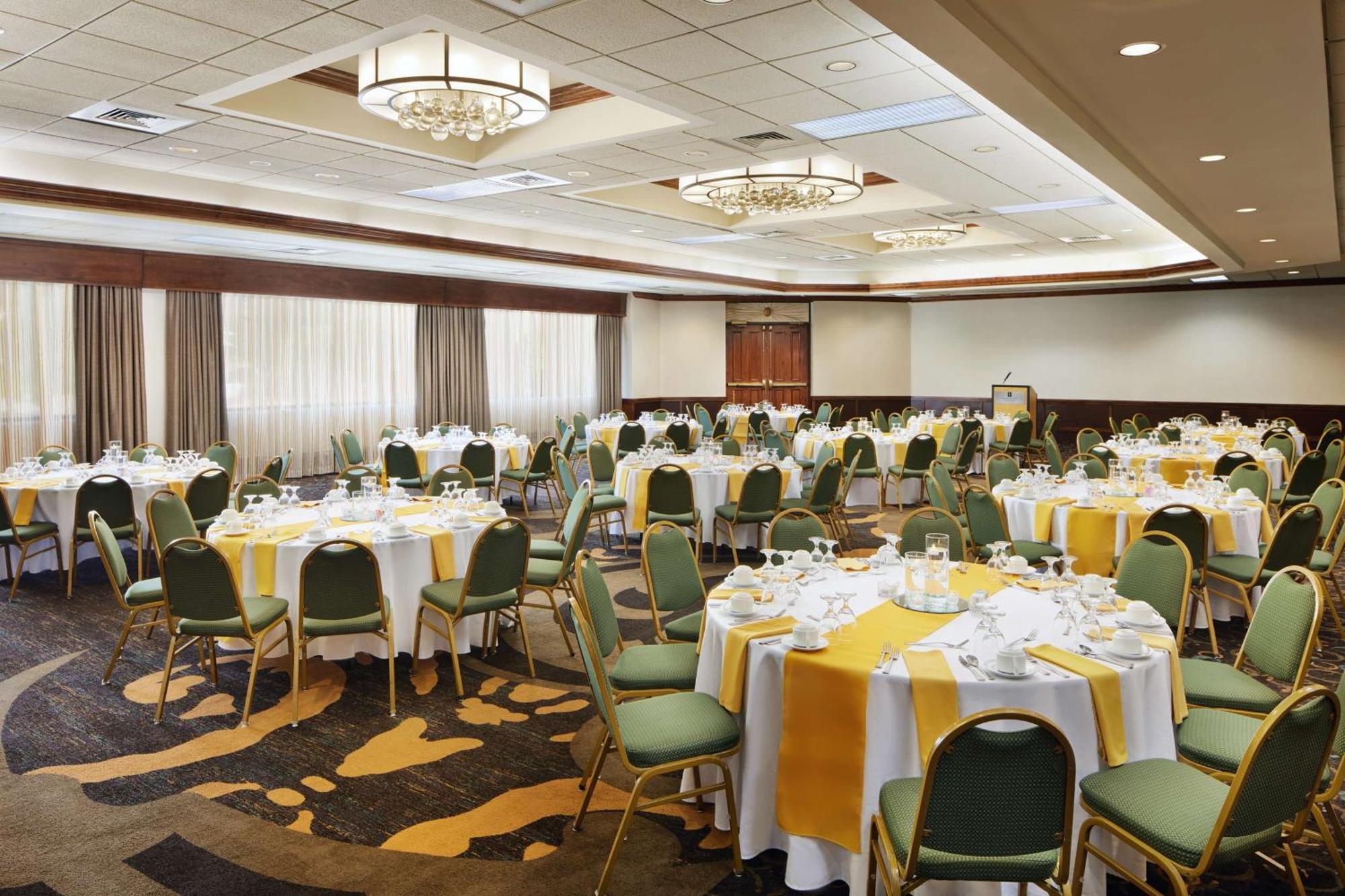 Embassy Suites By Hilton Greensboro Airport Eksteriør billede