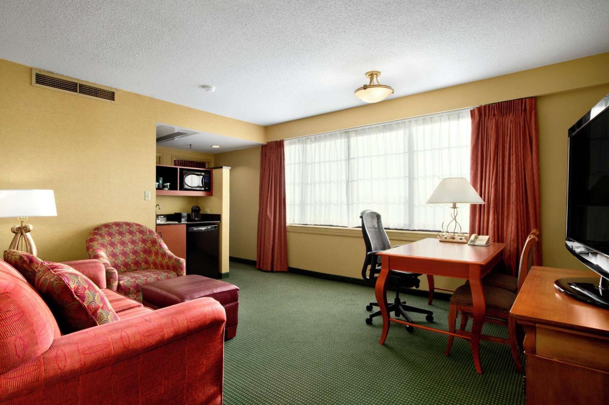 Embassy Suites By Hilton Greensboro Airport Eksteriør billede