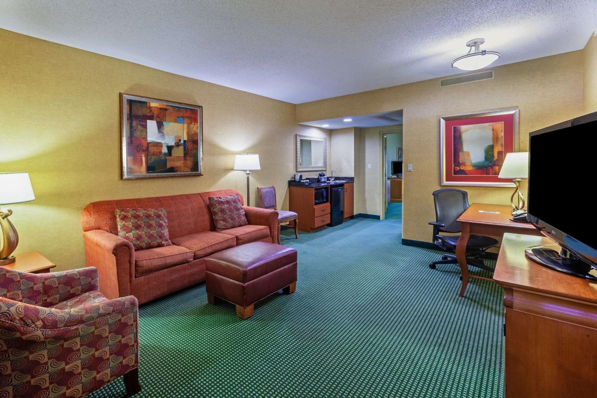 Embassy Suites By Hilton Greensboro Airport Eksteriør billede