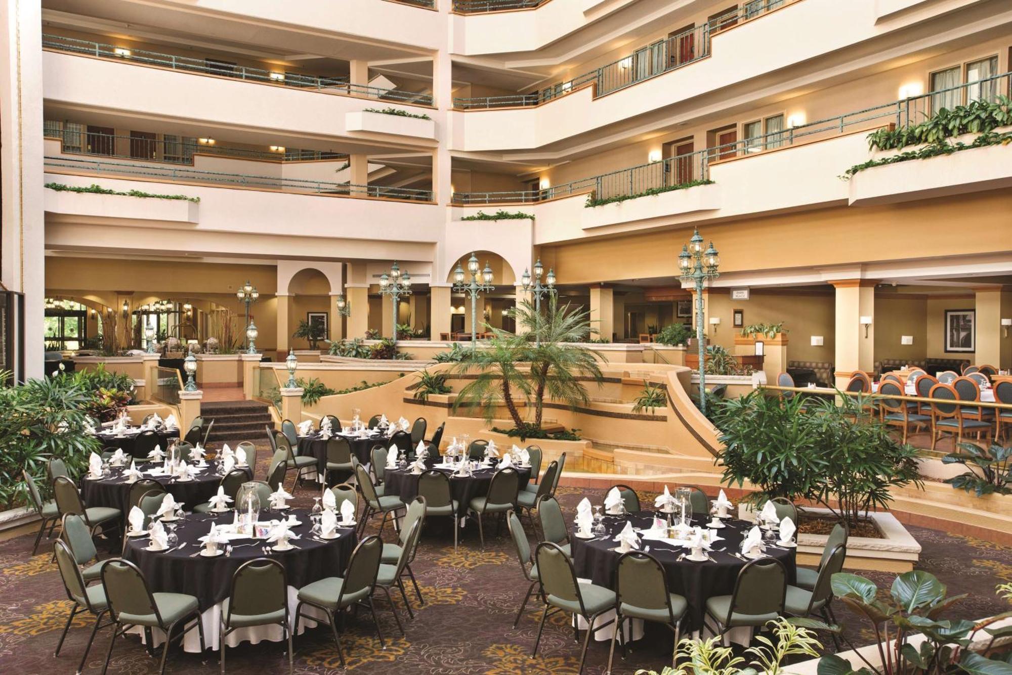 Embassy Suites By Hilton Greensboro Airport Eksteriør billede