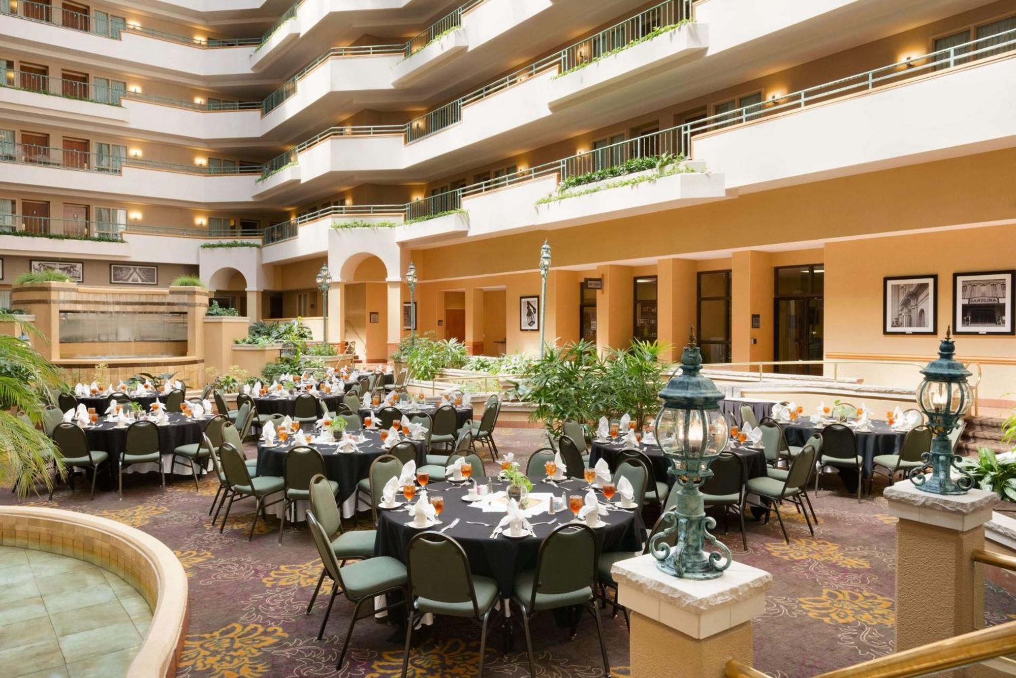 Embassy Suites By Hilton Greensboro Airport Eksteriør billede