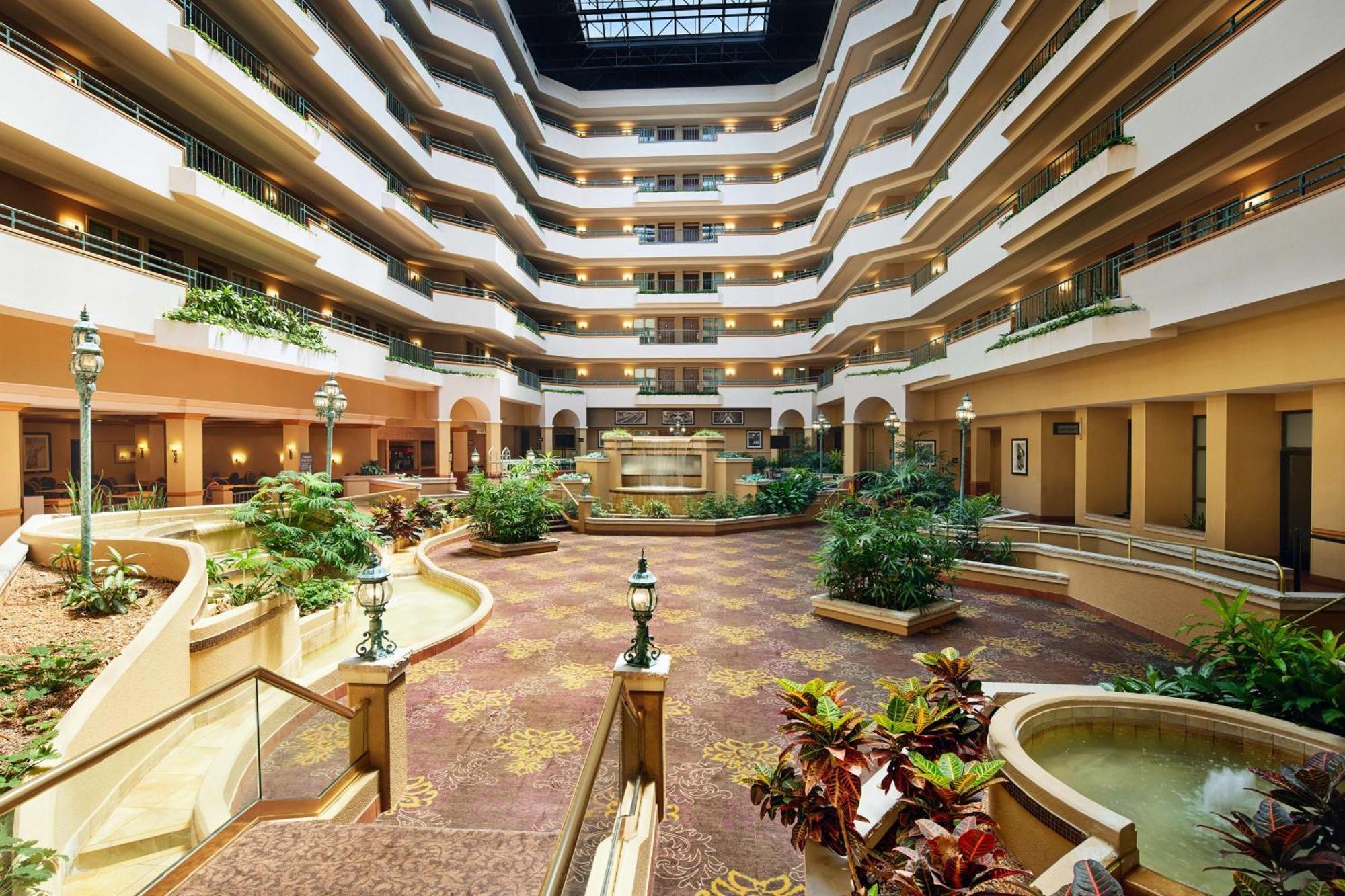 Embassy Suites By Hilton Greensboro Airport Eksteriør billede
