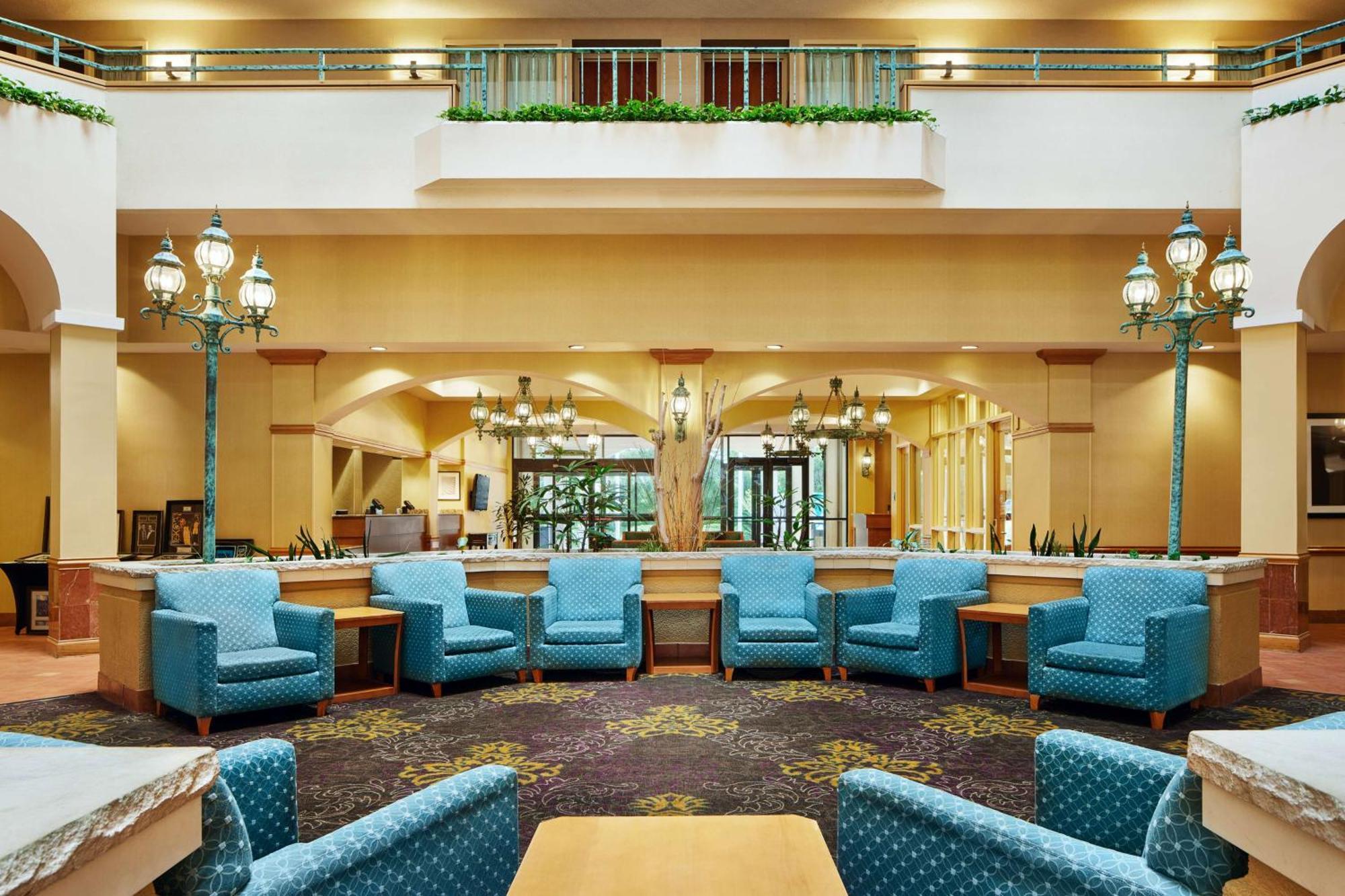 Embassy Suites By Hilton Greensboro Airport Eksteriør billede
