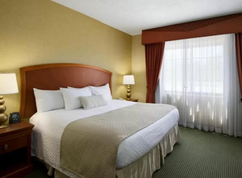 Embassy Suites By Hilton Greensboro Airport Eksteriør billede